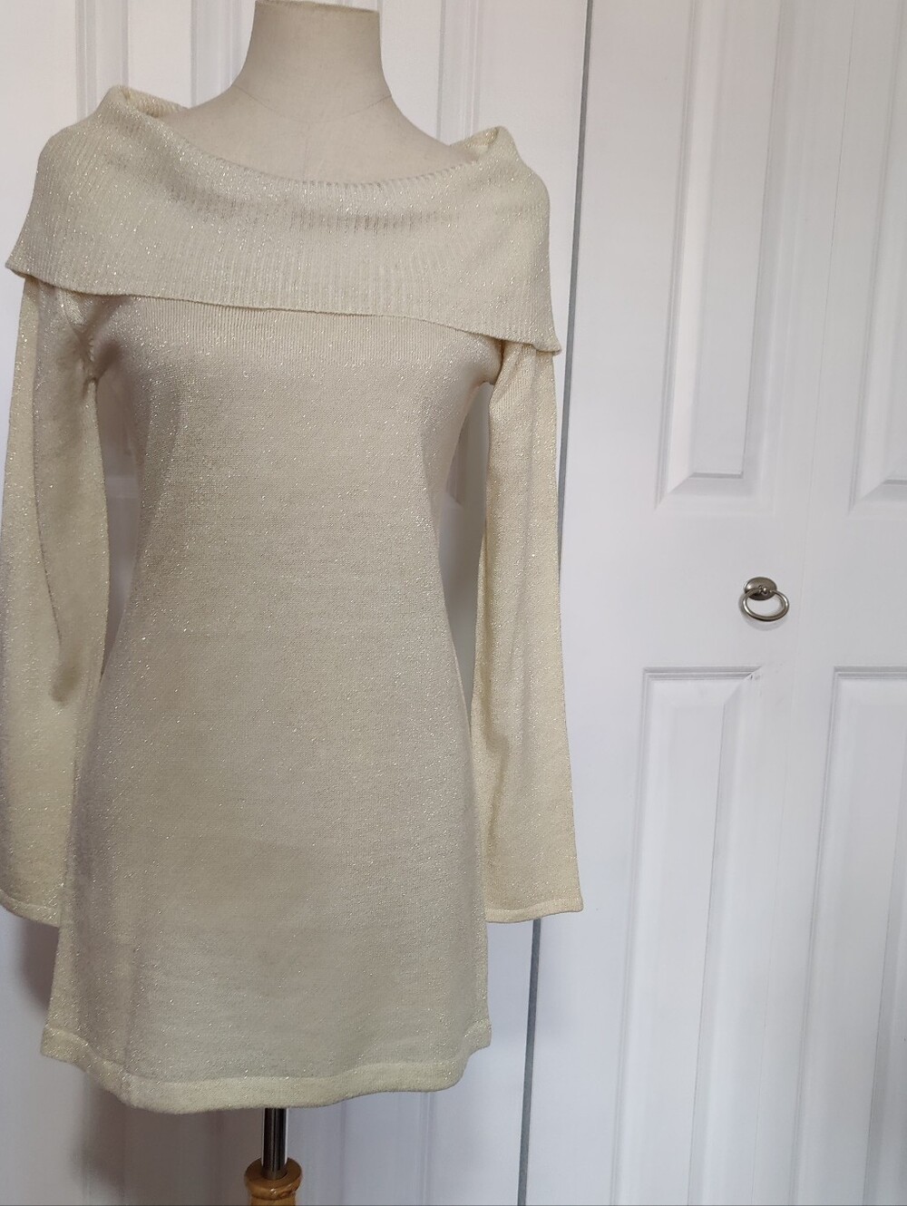 Energie Cream Shimmer Off-The-Shoulder Long Sleeve Mini Sweater Dress Junior L